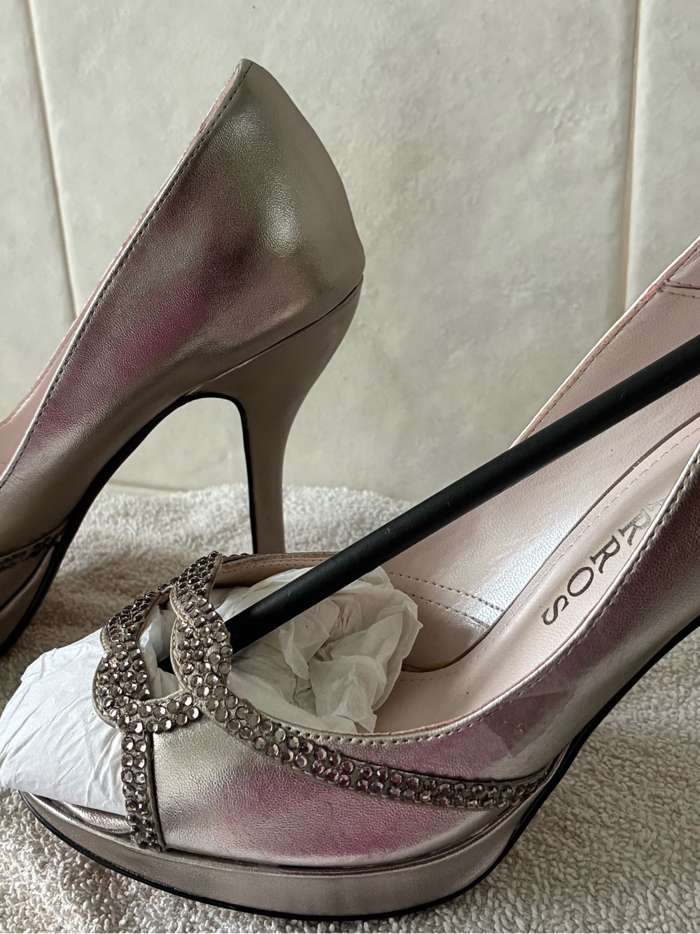 Caparros Metallic Rose Heels with Crystal-Trim Peep Toe 6 1/2 - Picture 3 of 9